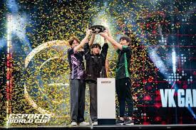 今年会jinnianhui官网 重点大学毕业后学游戏原画